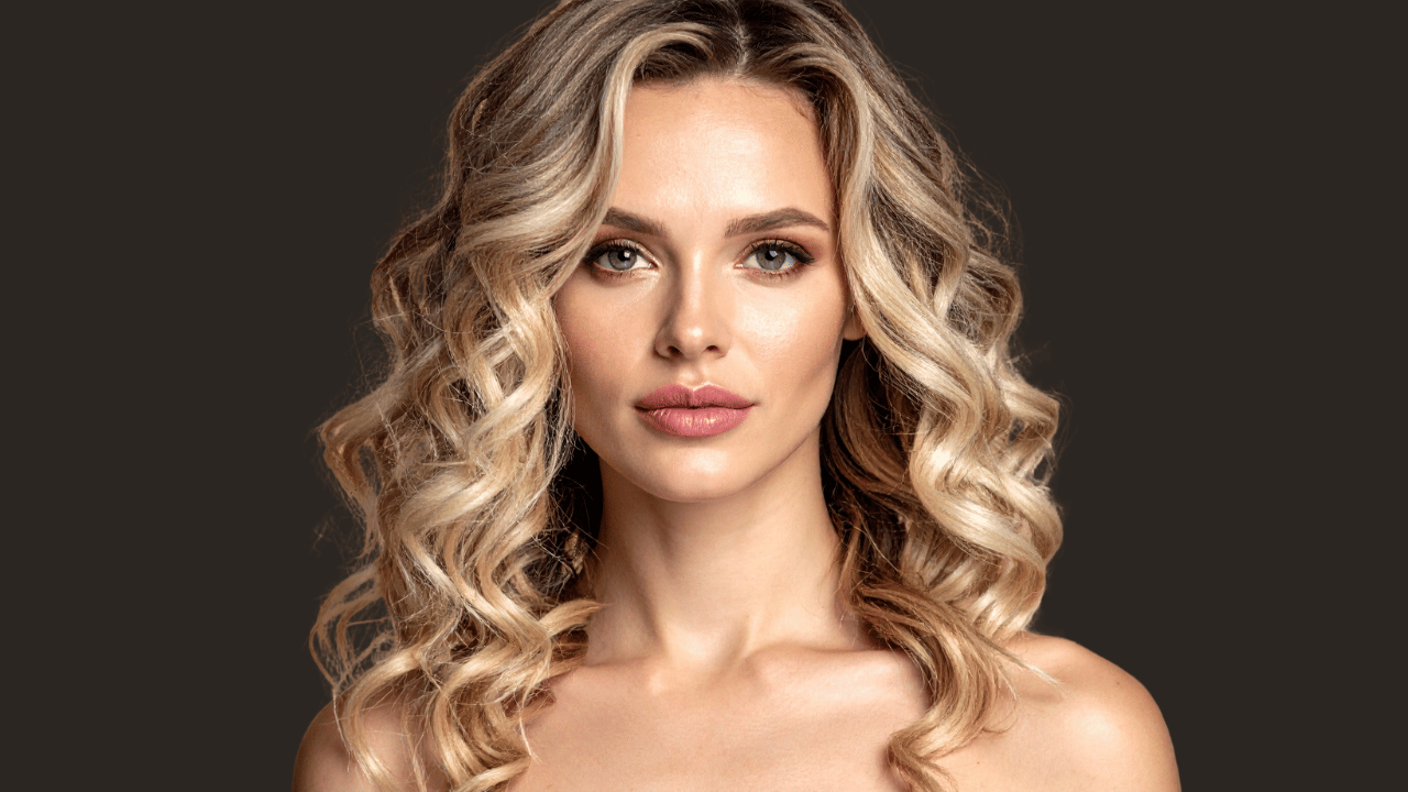 Жіноча укладка на середнє волосся