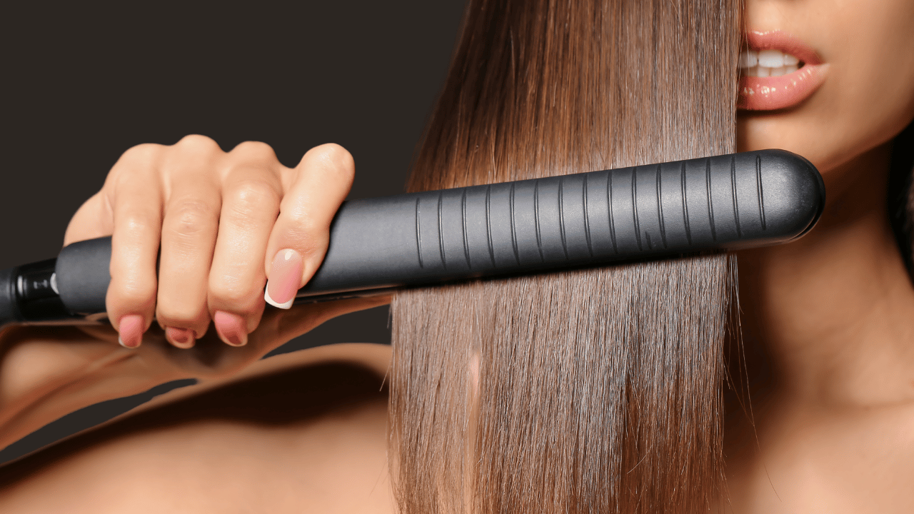 Укладка на випрямляч для волосся
